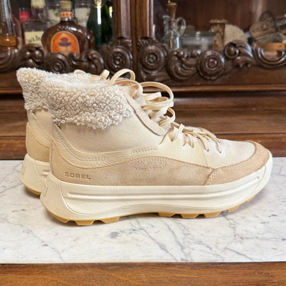 Sorel Women's Beige cream Winter Boots